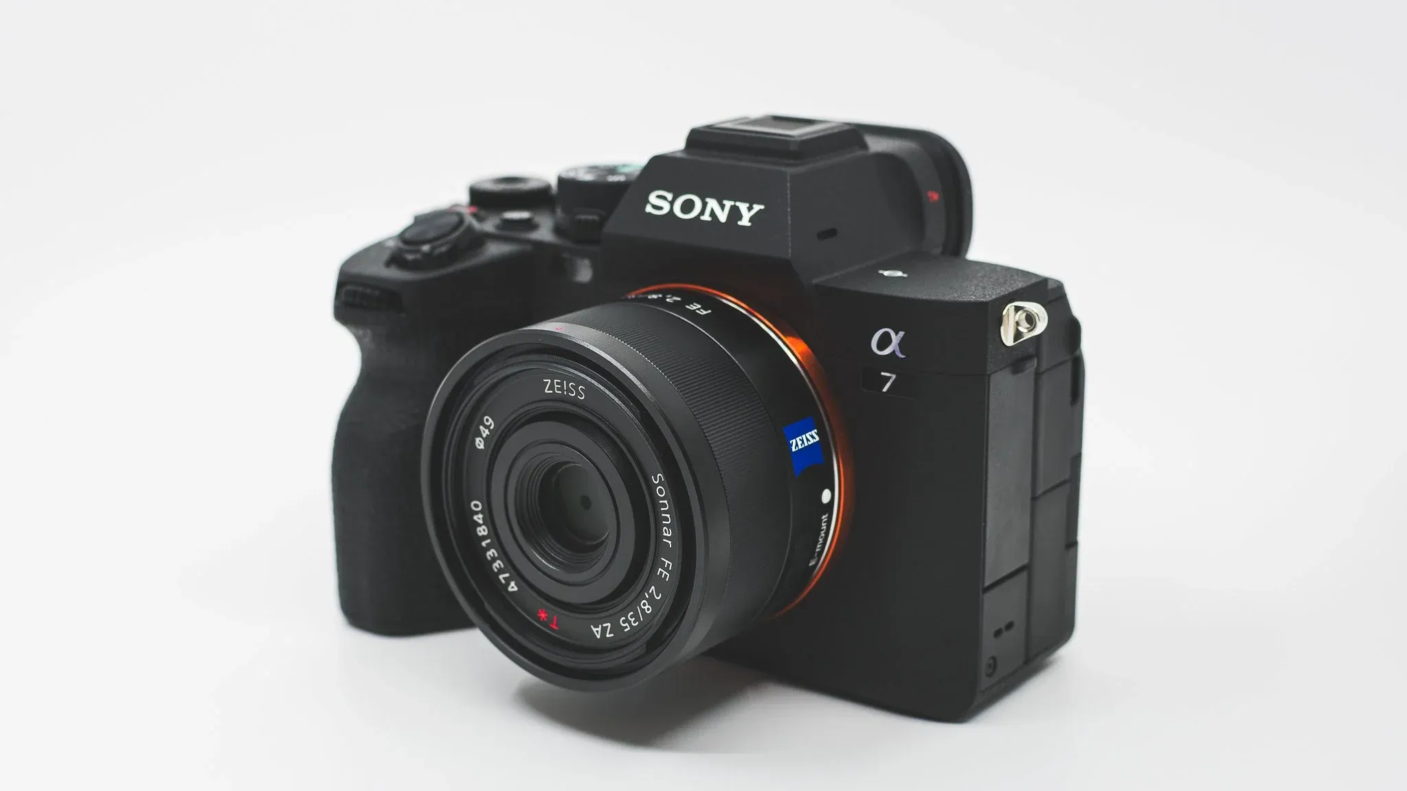 Fotoaparát Sony a7 iv s objektivem Sony Zeiss 35mm f2,8