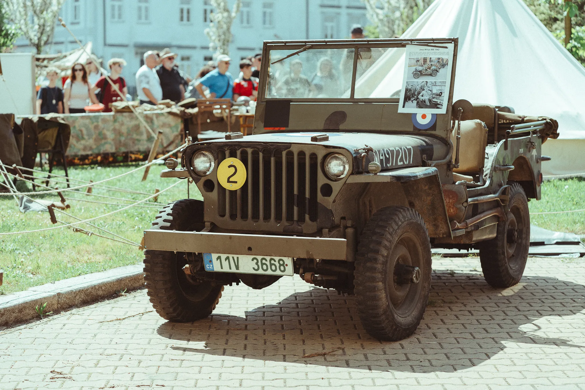 Legendární vojenský džíp Willys v expozici k 80. výročí osvobození Plzně.