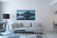 Fotografie hory Crowfoot Mountain u jezera Bow Lake v Kanadě v interiéru moderního obývacího pokoje.
